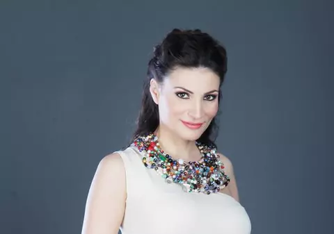 Ioana Ginghină, energică şi atrăgătoare cu meniuri bazate pe vegetale
