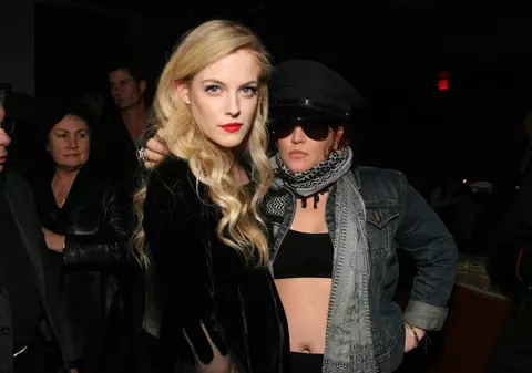 La 22 de ani şi-a găsit alesul! Nepoata lui Elvis Presley s-a logodit