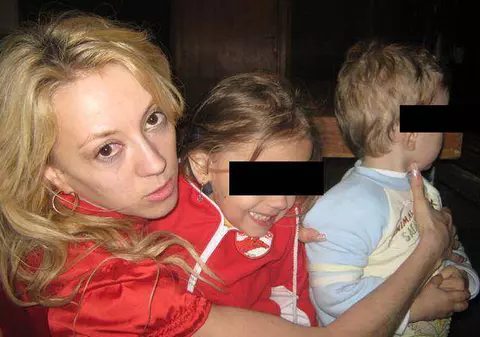 Larisa Drăgulescu: ”Fosta mea soacră mi-a blestemat fetița și am născut-o surdo-mută”