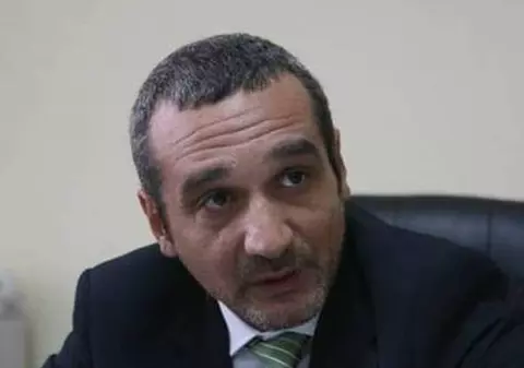 Sebastian Lăzăroiu: FRUNZĂVERDE e UN GUNOI!