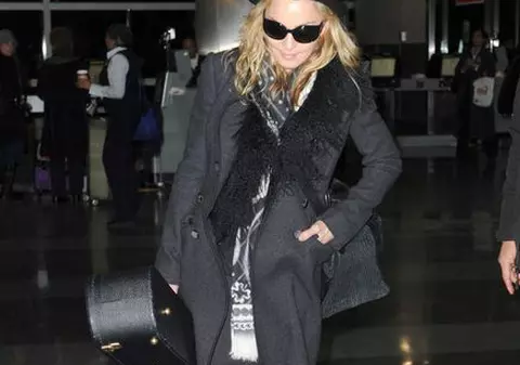 Madonna ia lecţii de franceză pentru a înţelege ce vorbesc copiii ei
