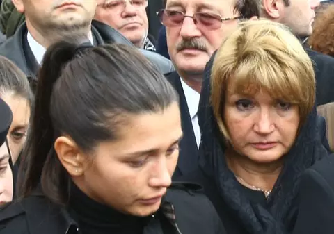 Maria şi Elena Băsescu au ajuns la Spitalul Universitar