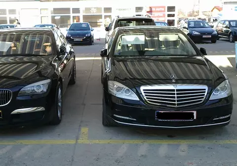 Modificau mașinile de lux luate în leasing și le vindeau în Turcia