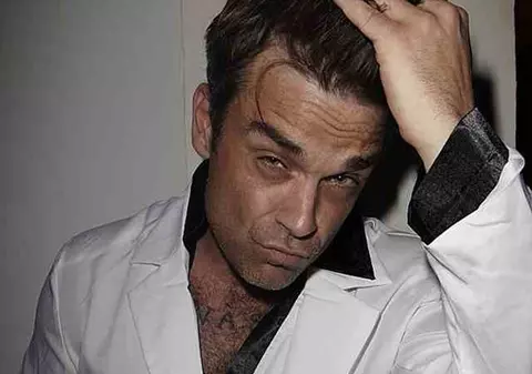 Robbie Williams a ajuns la spital după ce a sărit de pe acoperișul studioului de înregistrări