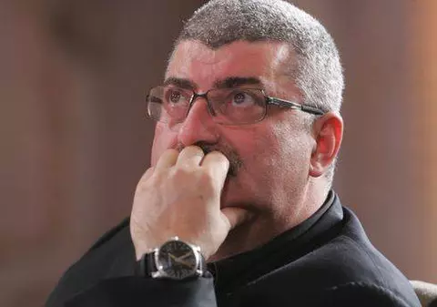 Silviu Prigoană: "Priorităţile mele electorale sunt câinii, securitatea cetăţenilor şi locurile de parcare"