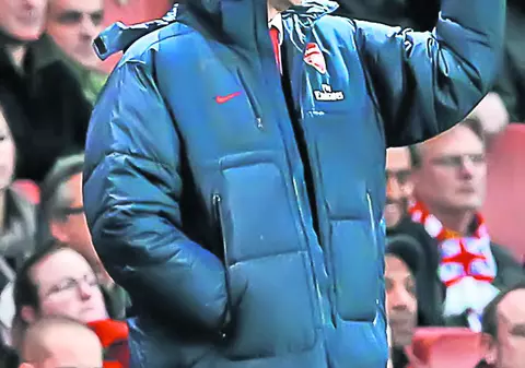 Antrenorul Arsene Wenger a făcut o criză de nervi: «Arbitrul ne-a furat!»