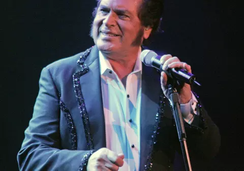 Surpriza Angliei pentru Eurovision 2012: trimite un cântăreţ de 75 de ani!