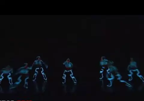 Nu ești fan al filmului ”Tron”? Vei fi cu siguranță, după ce vei vedea dansul ... LOR | VIDEO