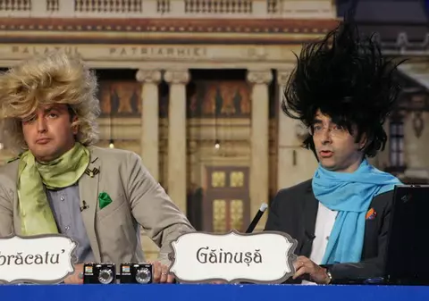 File de poveste cu personaje contemporane, la "Cronica Cârcotașilor"