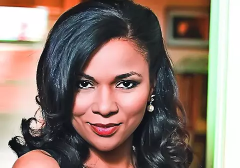 Nadine: «Îmi iau din SUA cosmetice pentru negrese»