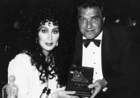 Au primit-o şi au tratat-o ca pe o regină, iar ea i-a înjosit! Vezi gestul cu care Cher a ajuns să fie URÂTĂ de un ÎNTREG ORAŞ! VIDEO