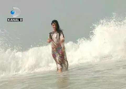 Andreea Marin Bănică, model pentru o zi la Dubai! FOTO