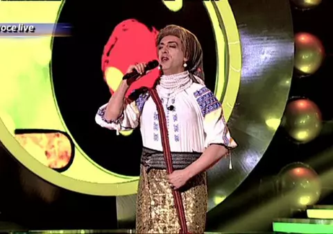 Sofia Vicoveanca are concurenţă serioasă! Vezi cât de bine este imitată cântăreaţa de o vedetă de la noi ! FOTO