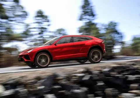 Uite primele imagini cu SUV-ul Lamborghini, botezat Urus! | FOTO