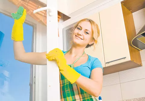 Ai banane, lapte sau piper în casă? Vezi cum poţi să le foloseşti pentru… curăţenie!