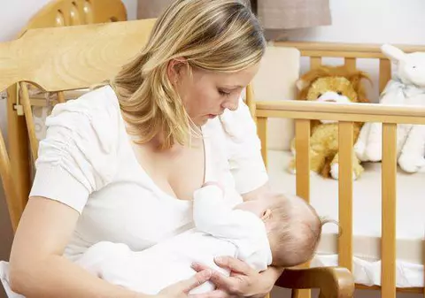 Am întâlnit şi români cu suflet! Asistenţii maternali adoptă copiii de care au grijă