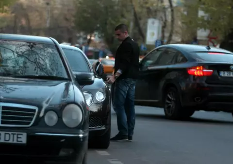 De ce nu se mai lipesc fetele de Alin Cocoș?