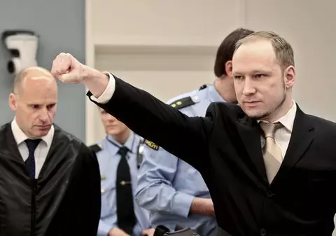 Monstrul din Norvegia Anders Breivik îi acuză pe pshiatri că vor să-l declare bolnav
