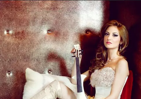 Andreea Runceanu, de la Amadeus:  "În prima noapte fără părinți acasa, am rupt arcurile patului"