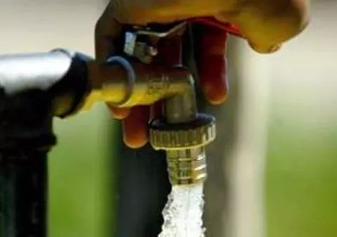 Apa de ploaie ajunsă în canalizare, mai scumpă decât apa de uz casnic