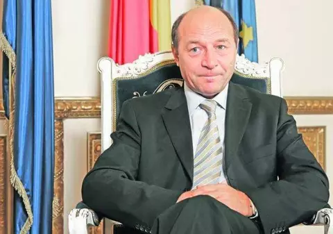 Oficialii NATO spun că Băsescu e premierul, nu președintele României