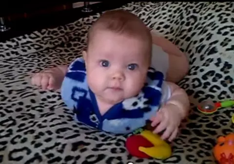 VIRAL! Acesta e CEL MAI DULCE BEBE care dansează pe muzică electronică | VIDEO