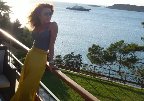 Carmen Brumă și-a pus silicoane? Imaginile spun că ”da”! FOTO