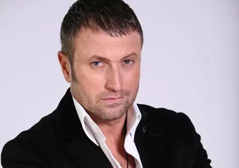 Cătălin Botezatu a făcut portretul femeii perfecte: "Trebuie să fie dotată și să aibă părul lung, dar să nu-l fluture ca o iapă"