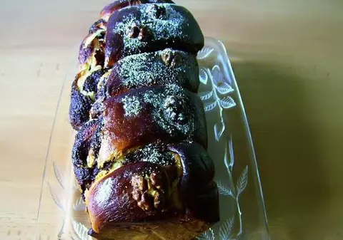 Rețete tradiționale de Paște: Cozonac cu nucă și cacao