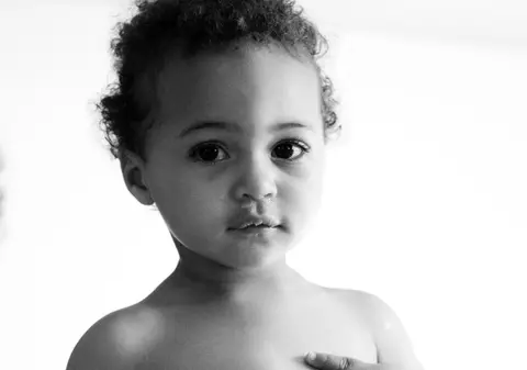 Peste 100.000 de femei, MUTILATE GENITAL în Marea Britanie