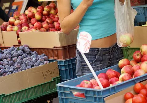 Știi cât de multe substanțe chimice conțin fructele și legumele pe care le considerăm sănătoase?