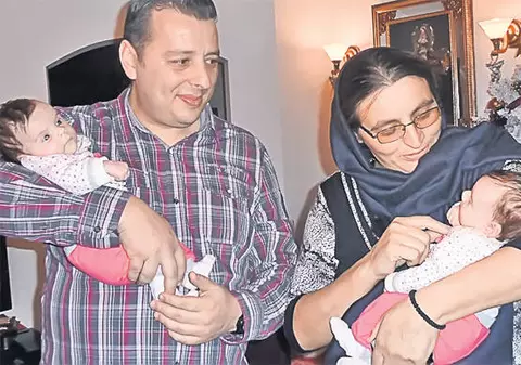 Fosta măicuţă Sebastiana îşi petrece Paştele alături de gemenele sale 