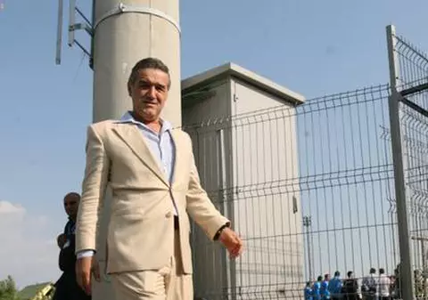 Gigi Becali a invocat Divinitatea în cazul ”Valiza”