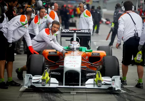 Patru mecanici ai echipei Force India au fost atacaţi în Bahrain