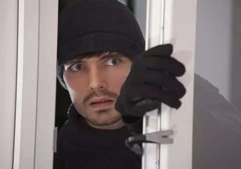 Nu lăsaţi spărgătorii de case să vă strice sărbătorile Pascale