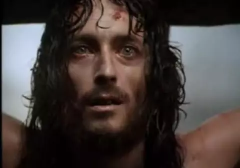 Uite cum și-au închipuit cei mai faimoși regizori scena răstignirii lui Iisus! Care ți se pare mai credibilă? | VIDEO