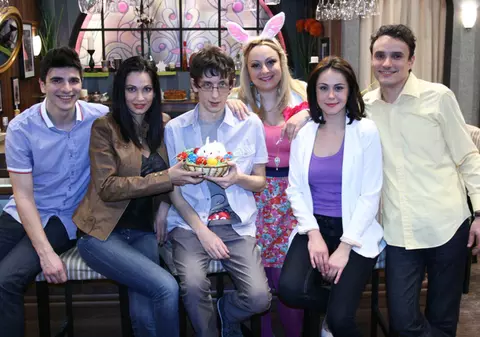 În urma unui accident, Nicoleta Luciu petrece Paștele cu Mondenii, la Prima TV