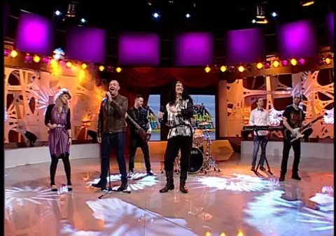 Marian Dristor predă „versologia" trupei Animal X la Distractis Show