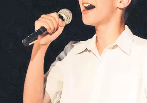 Mihai Teacă, de la «Românii au talent», lăudat de vecinul lui: "Când face vocalize, îmi vibrează geamurile!"