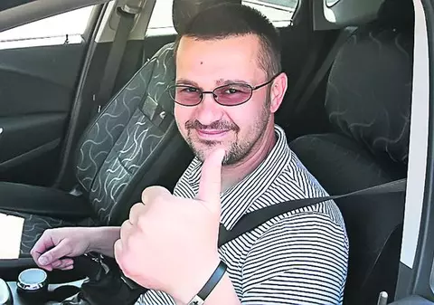 El a fost primul şofer care a circulat pe pasajul Pipera: "Ce bine că s-a deschis podul"