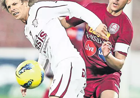 Jucătorii Rapidului, felicitați de Mihăiţă Neşu