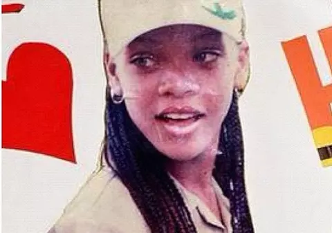 Ai idee câți ani are Rihanna în poza asta? N-o să-ți vină să crezi | FOTO