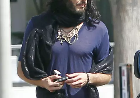 Russell Brand, generos pe averea lui Katy Perry. Îi lasă casa cumpărată din banii ei!