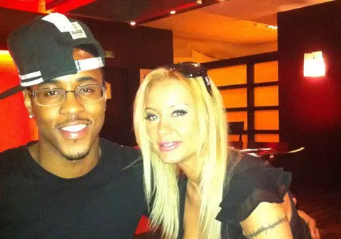 Simona Traşcă face furori! Uite ce reacţie a avut Jeremih atunci când a aflat de notorietatea blondei | FOTO