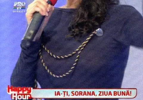 Proaspăta doamnă Sorana, ex-ASIA, şi-a arătat sfârcurile, într-o rochie transparentă