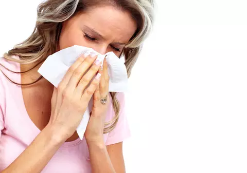 Ceaiul de urzici te scapă de strănut