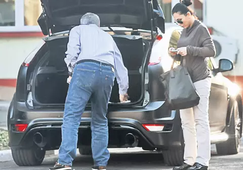 Tăriceanu şi-a vizitat mama la spital | EXCLUSIV