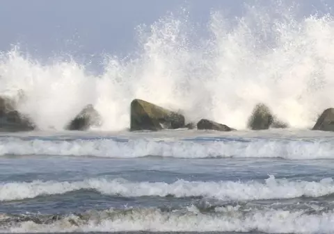 Previziuni sumbre: Un tsunami de peste 35 de metri ar putea lovi coasta japoneză