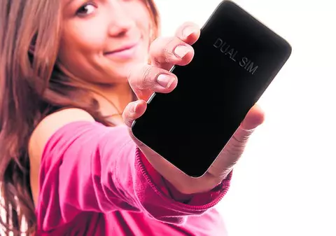 Ia-ţi telefon 2 în 1, la preţ de criză