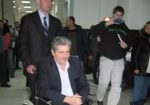 Vîntu s-a prezentat la Curtea de Apel cu bodyguarzi, dar fără avocat